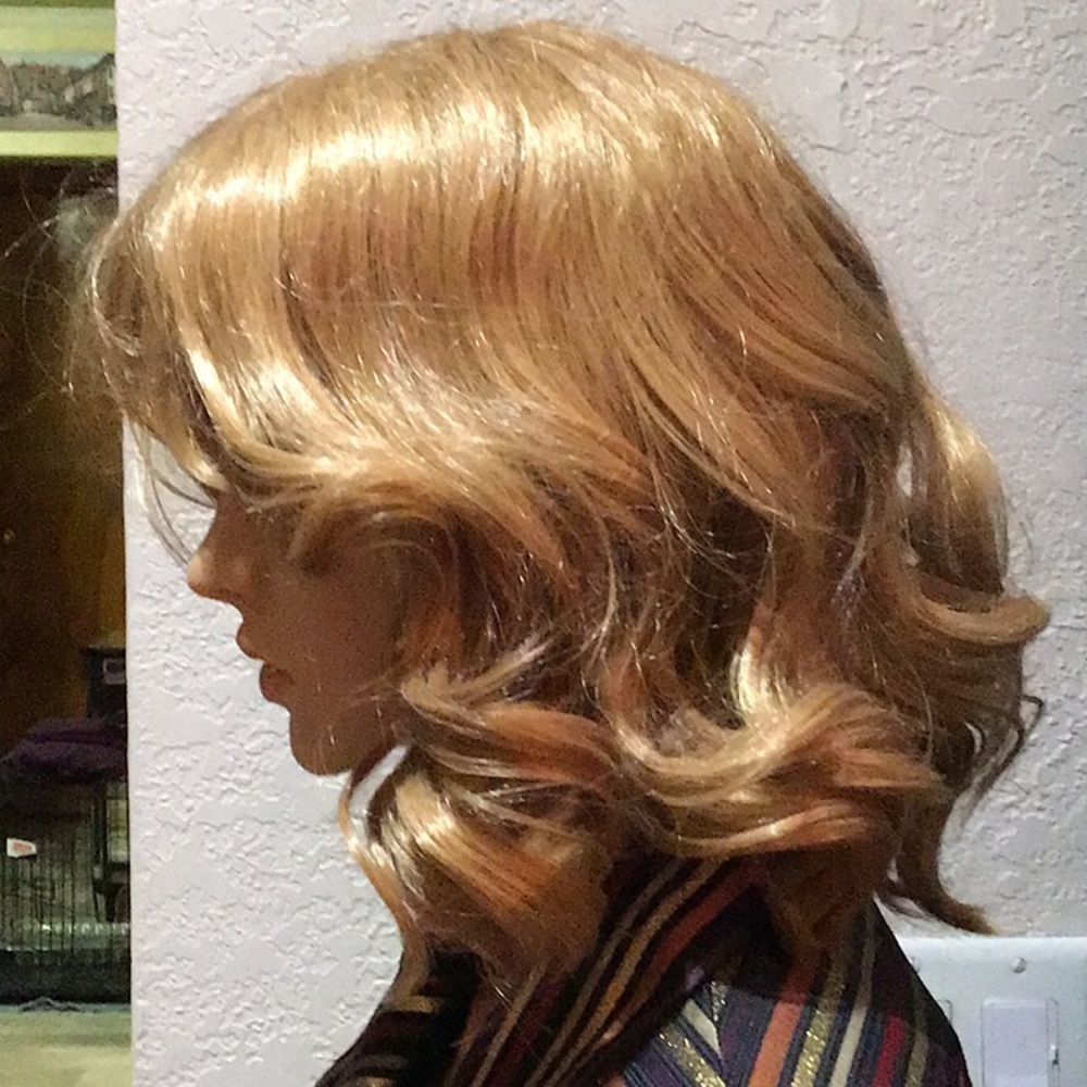 Synthetic Capless Rihanna Wig - Picture 2 of 13
